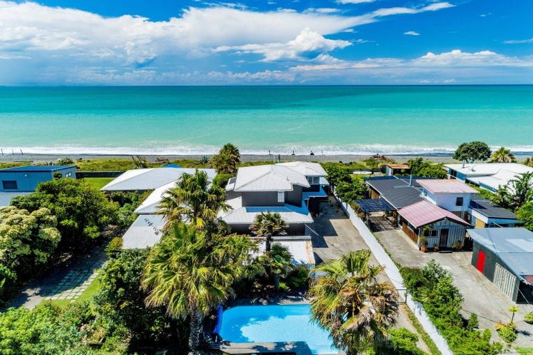 Photo of property in 243 Clifton Road, Te Awanga, 4102