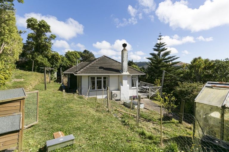 Photo of property in 142 Helston Road, Paparangi, Wellington, 6037