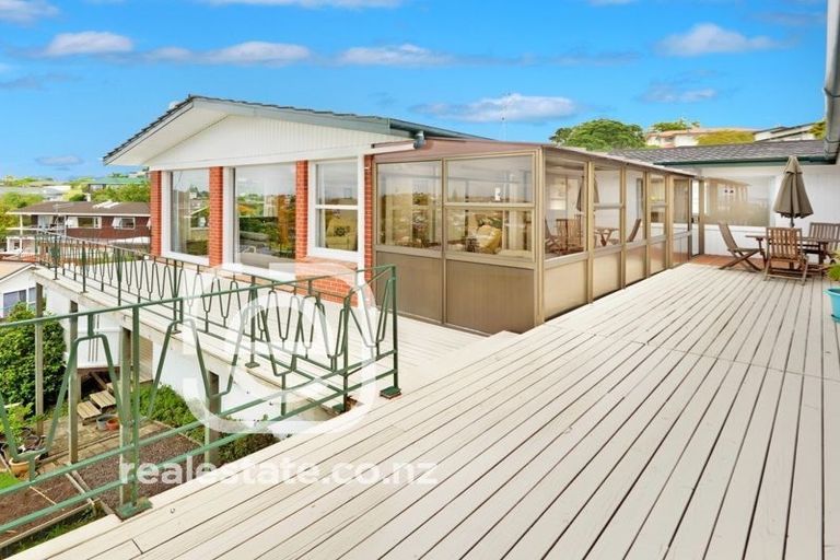 Photo of property in 21 Marlborough Avenue, Glenfield, Auckland, 0629