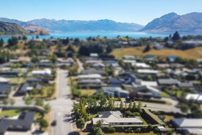 Photo of property in 1 Little Maude Drive, Lake Hawea, Wanaka, 9382
