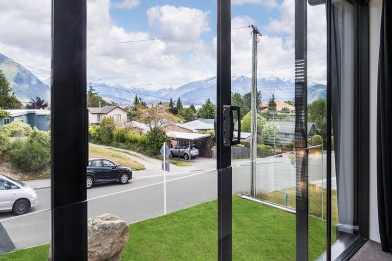 Photo of property in 53 Totara Terrace, Wanaka, 9305
