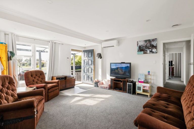 Photo of property in 19 Dalesford Street, Silverdale, Hamilton, 3216