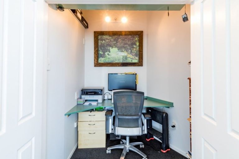 Photo of property in 15 Gunns Crescent, Cashmere, Christchurch, 8022