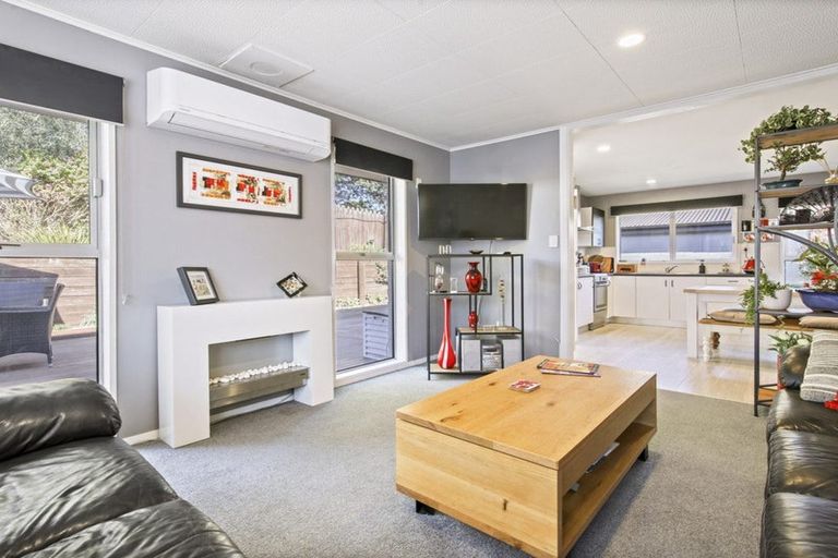 Photo of property in 2/140 Hay Street, Bromley, Christchurch, 8062