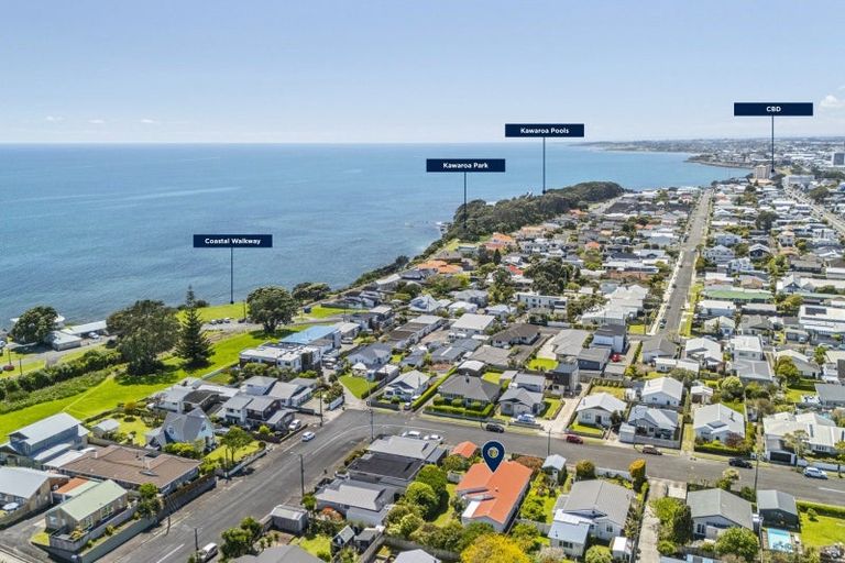 Photo of property in 6 French Street, Moturoa, New Plymouth, 4310