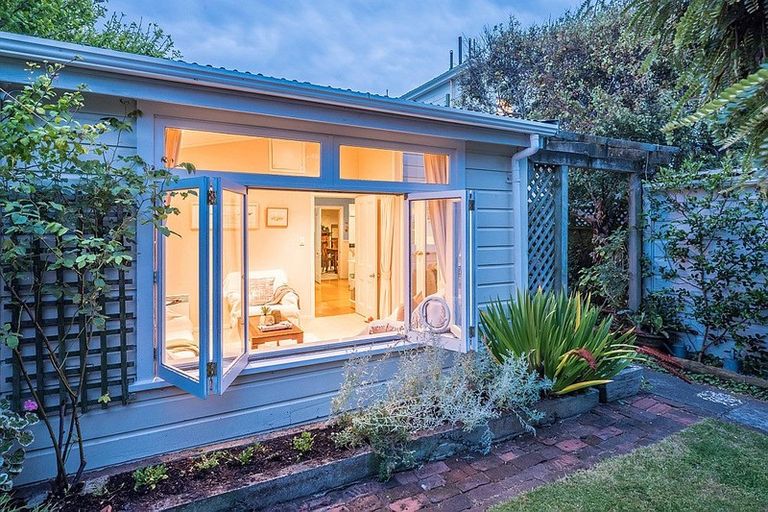 Photo of property in 13 Ross Street, Kilbirnie, Wellington, 6022