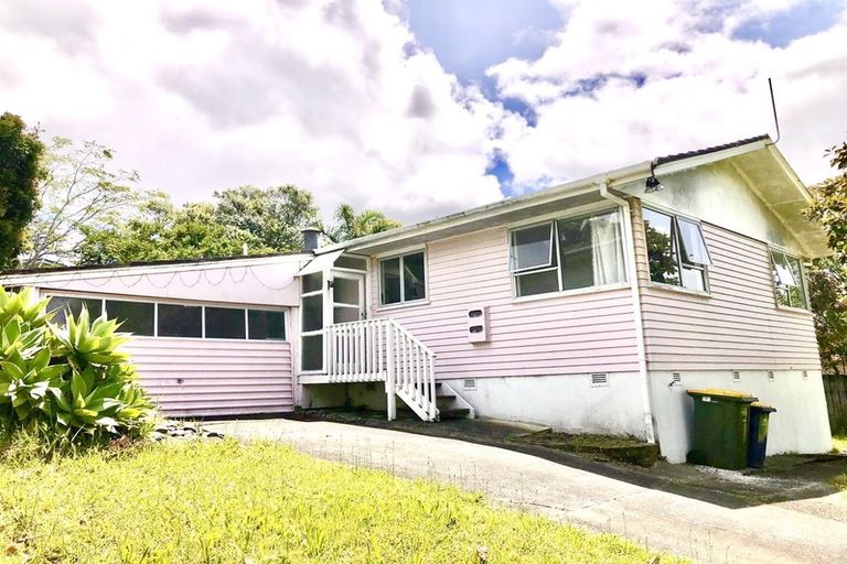 Photo of property in 3 Tahu Crescent, Sunnynook, Auckland, 0620