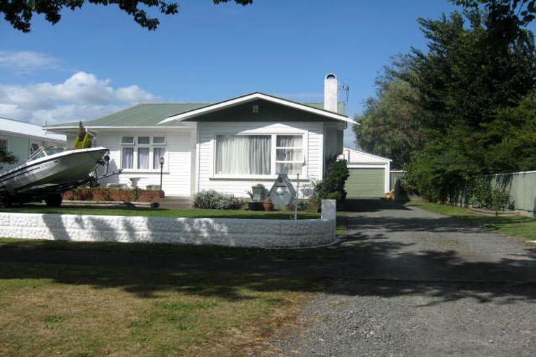 Photo of property in 2 Lewis Avenue, Aramoho, Whanganui, 4500