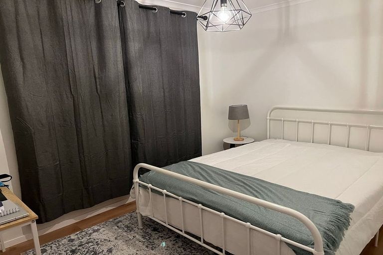 Photo of property in 43 Woodman Drive, Tawa, Wellington, 5028