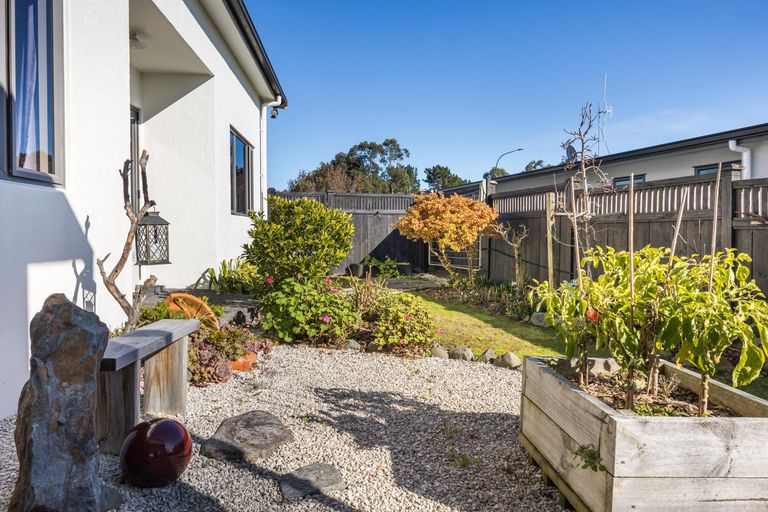 Photo of property in 111 Ruapehu Drive, Fitzherbert, Palmerston North, 4410