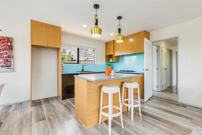 Photo of property in 5 Parrs Cross Road, Henderson, Auckland, 0612