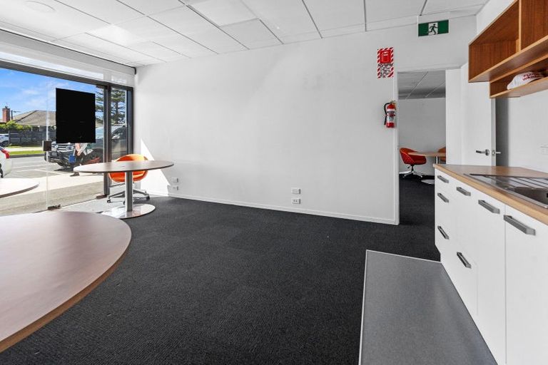 Photo of property in 2/436 Maunganui Road, Mount Maunganui, 3116