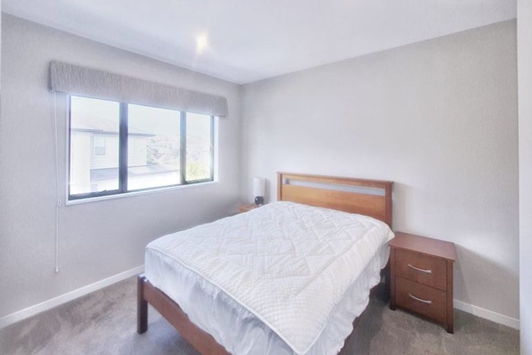 Photo of property in 19a Northcross Drive, Oteha, Auckland, 0632