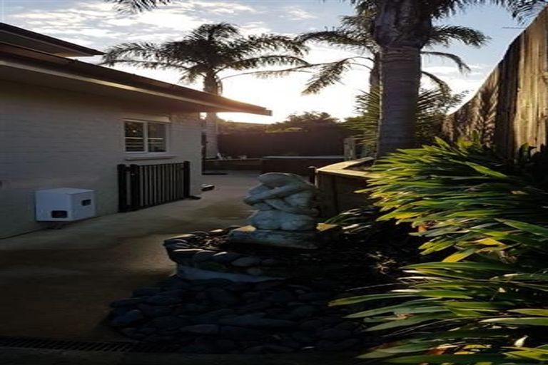 Photo of property in 7b Cliff Road, Torbay, Auckland, 0630