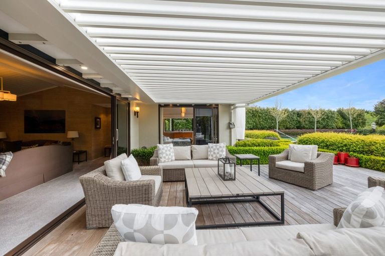 Photo of property in 36 Manutahi Road, Hillsborough, New Plymouth, 4372