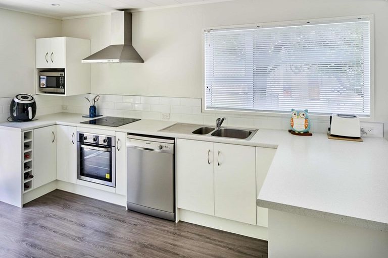 Photo of property in 5 Ayton Drive, Whitby, Porirua, 5024