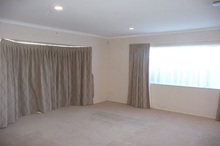Photo of property in 4 Ballyroney Place, East Tamaki, Auckland, 2013