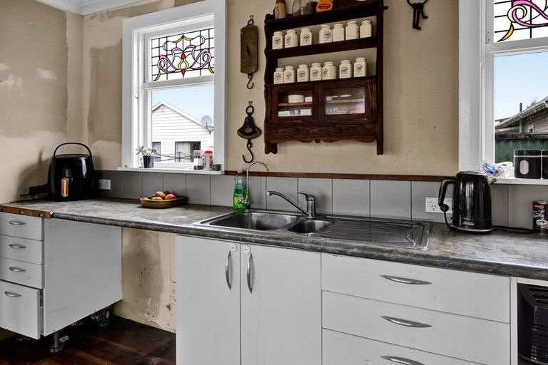 Photo of property in 194 High Street, Eltham, 4322