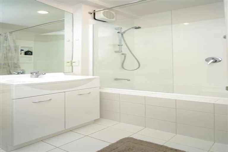 Photo of property in Sirocco Apartments, 302/8 Church Street, Wellington Central, Wellington, 6011