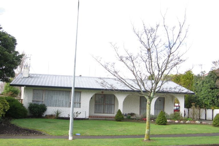 Photo of property in 39 Escort Grove, Awapuni, Palmerston North, 4412