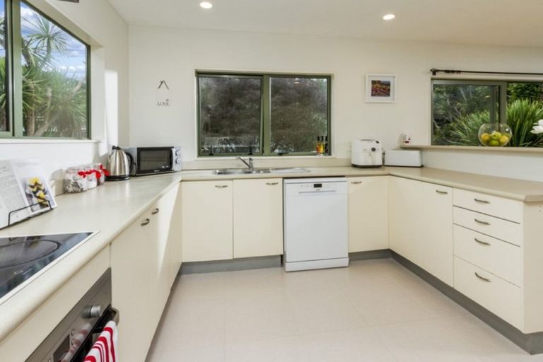 Photo of property in 2/14 Fitzwilliam Drive, Torbay, Auckland, 0630