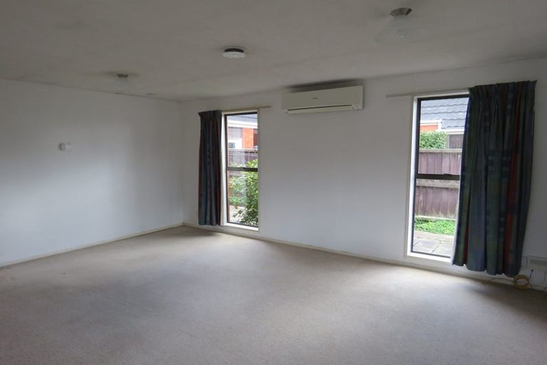 Photo of property in 2/110a Withells Road, Avonhead, Christchurch, 8042