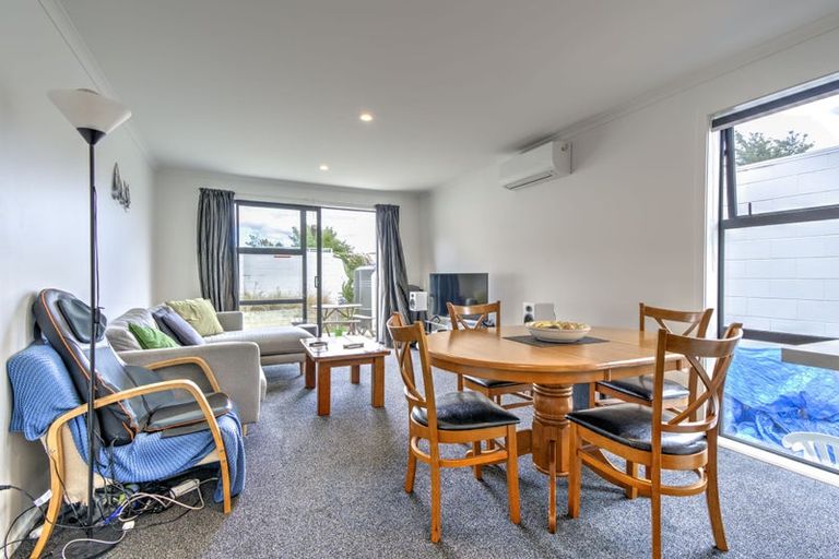 Photo of property in 2/31 Russleigh Drive, Dinsdale, Hamilton, 3204