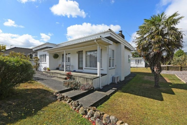 Photo of property in 4/4a Oak Street, Ebdentown, Upper Hutt, 5018