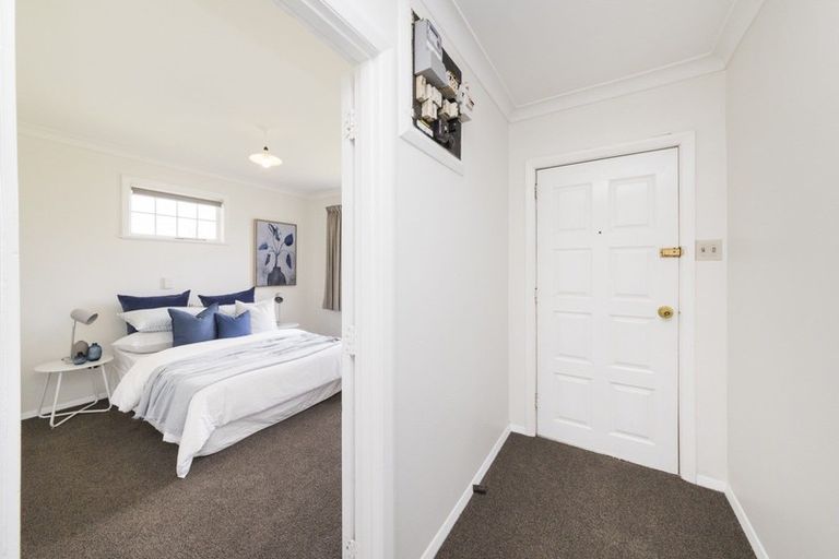 Photo of property in 8 Norwich Place, Awapuni, Palmerston North, 4412