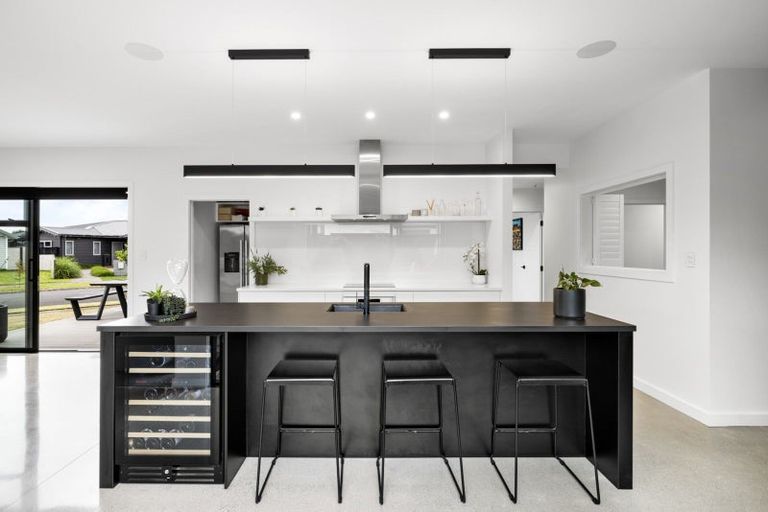 Photo of property in 15 Saint Thomas Avenue, Pyes Pa, Tauranga, 3112