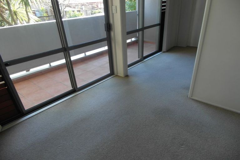 Photo of property in 5c/30 Westward Ho, Glen Eden, Auckland, 0602