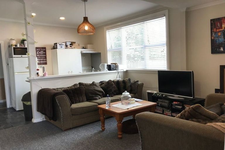 Photo of property in 16 Normanby Street, Newtown, Wellington, 6021