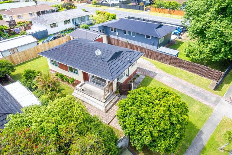 Photo of property in 35 Karen Crescent, Dinsdale, Hamilton, 3204