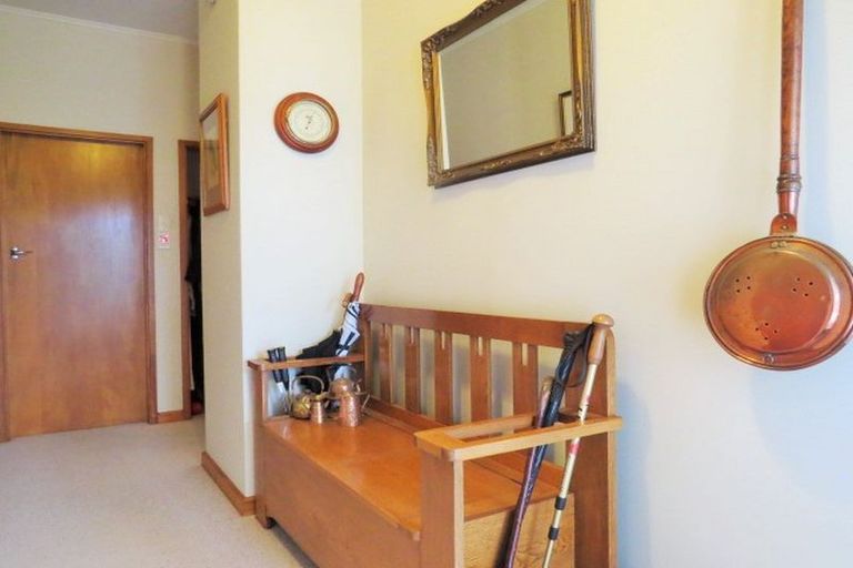 Photo of property in 4 Faraday Street, Carterton, 5713