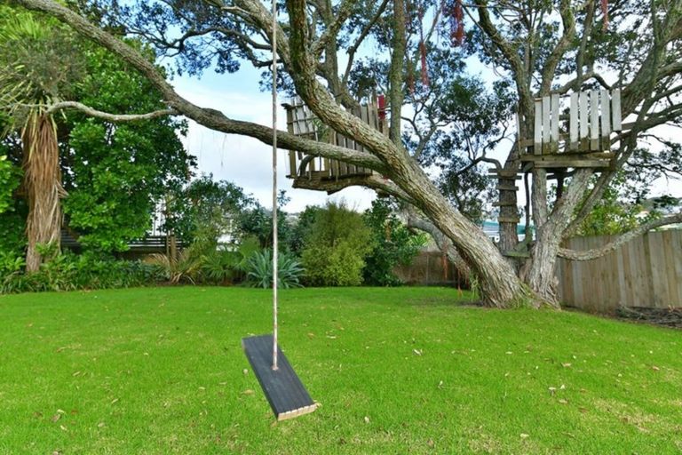 Photo of property in 9 Joydon Place, Stanmore Bay, Whangaparaoa, 0932