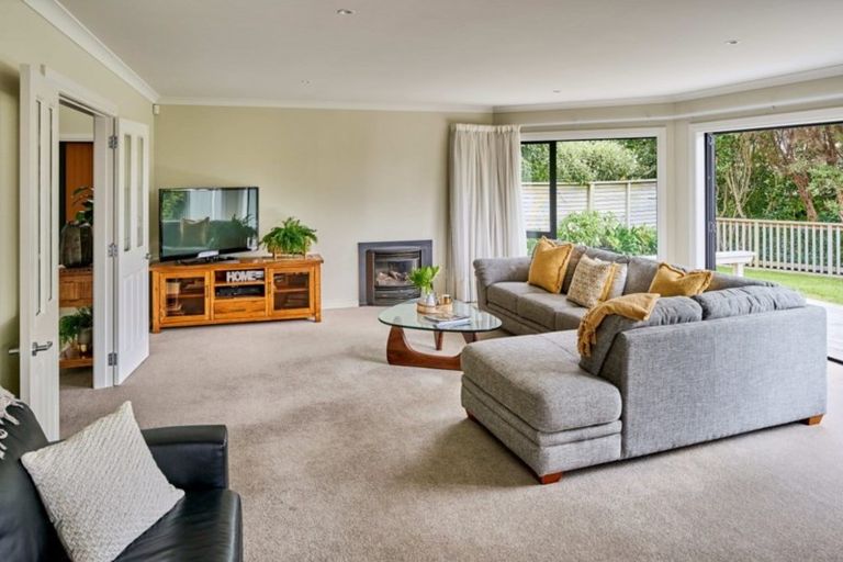 Photo of property in 14 Port Lane, Whitby, Porirua, 5024