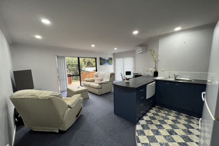 Photo of property in 1b Estuary Views, Shelly Park, Auckland, 2014