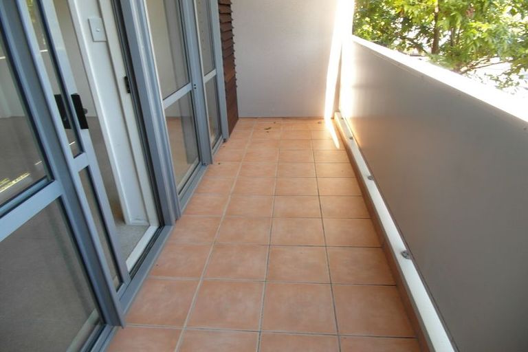 Photo of property in 5c/30 Westward Ho, Glen Eden, Auckland, 0602