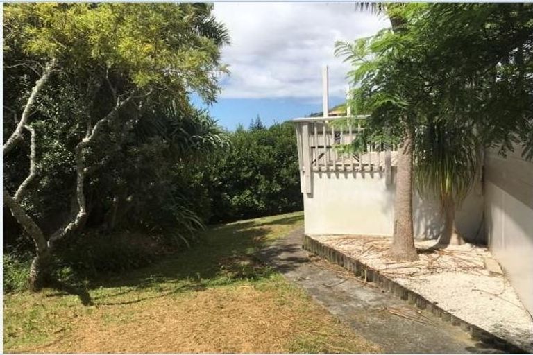 Photo of property in 16 Bonham Street, Pahi, Paparoa, 0571