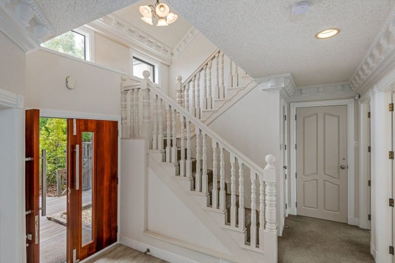 Photo of property in 21 Springdale Grove, Fitzherbert, Palmerston North, 4410