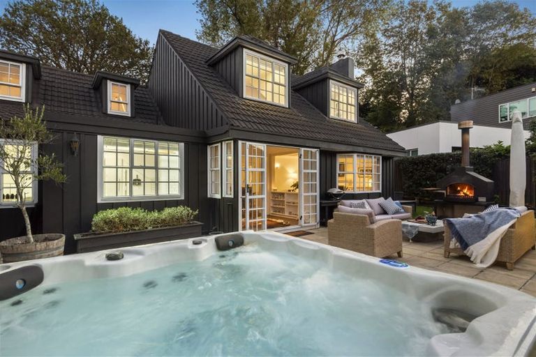 Photo of property in 7 Crown Lane, Remuera, Auckland, 1050