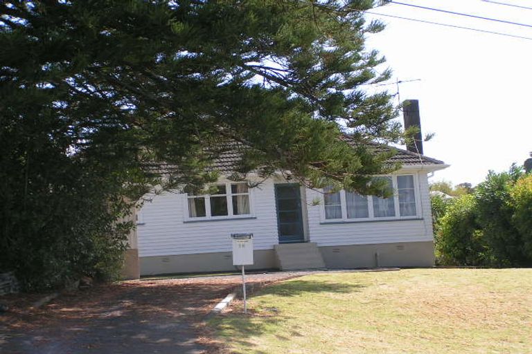 Photo of property in 18 Woodside Avenue, Northcote, Auckland, 0627