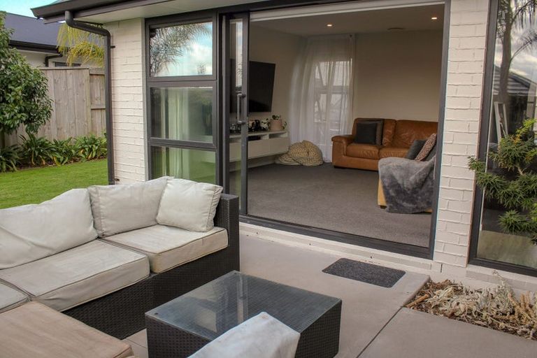 Photo of property in 18 Charlotte Drive, Omokoroa, 3114