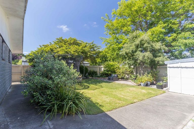 Photo of property in 68a Winters Road, Redwood, Christchurch, 8051