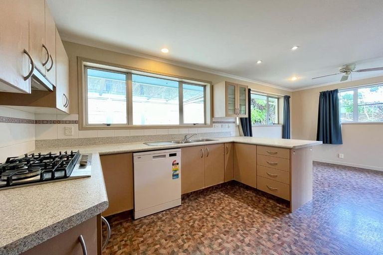 Photo of property in 89c Poplar Grove, Whalers Gate, New Plymouth, 4310