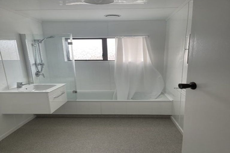 Photo of property in 72 Hokio Beach Road, Levin, 5510