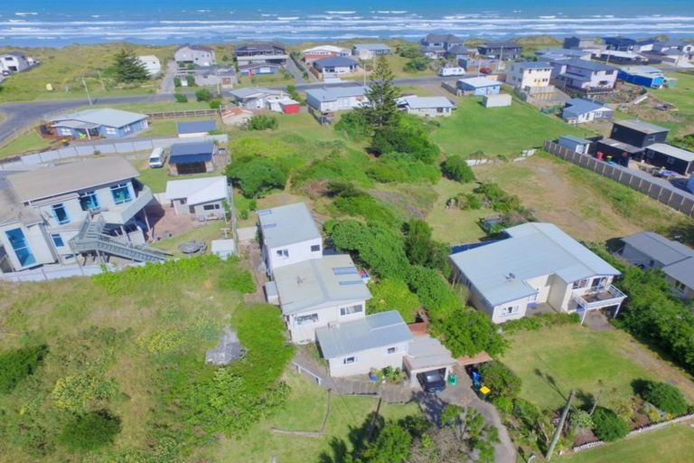Photo of property in 4 Nelson Street, Foxton Beach, Foxton, 4815