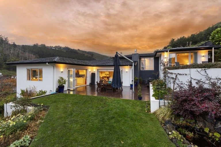 Photo of property in 14 Maurice Knowles Lane, Cashmere, Christchurch, 8022