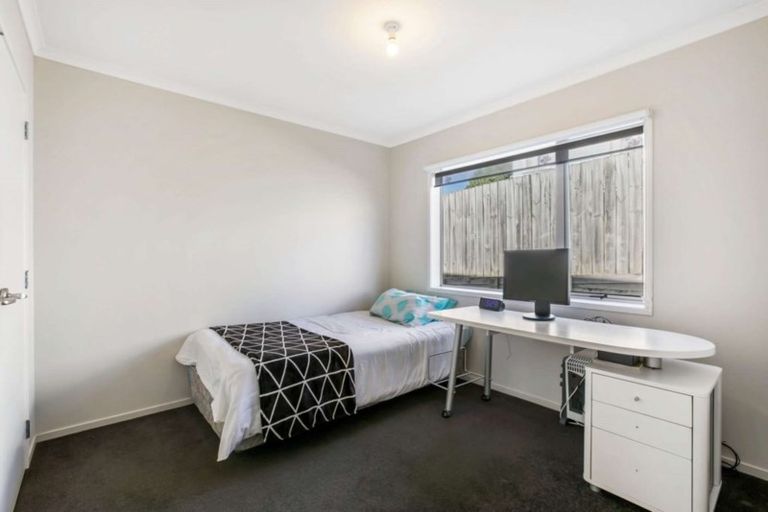 Photo of property in 67a Beach Haven Road, Beach Haven, Auckland, 0626