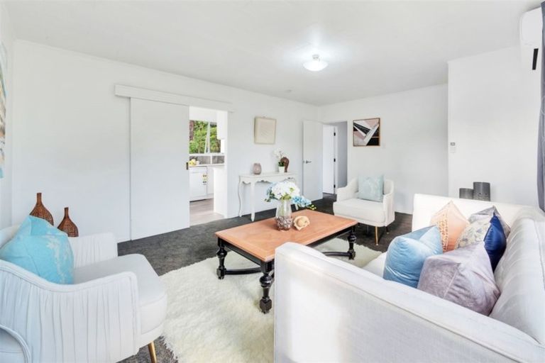 Photo of property in 28 Mawney Road, Henderson, Auckland, 0610